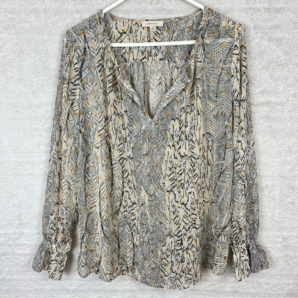 GILLI Chiffon Boho Flowy Blouse with Gold Accents Abstract Print Small Old Money
